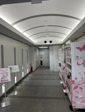 新富ビルの外観