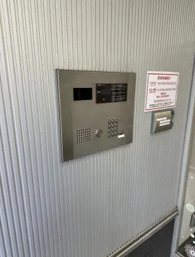 新富ビルの外観