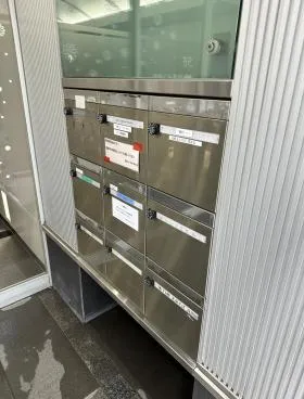 新富ビルの外観
