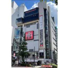 アドホック新宿ビルの外観