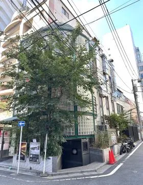 コスモ六本木ビルの外観