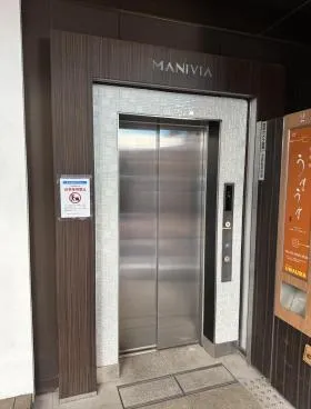 マニヴィア麻布十番ビルの外観