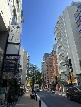 マニヴィア麻布十番ビルの外観