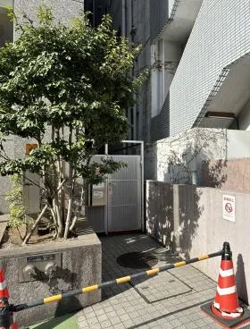 フェスタ麻布ビルの外観