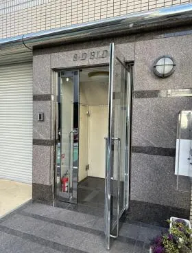 SDビルの外観