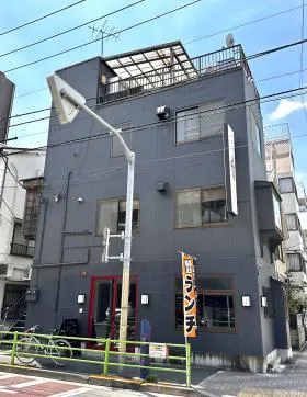 貸店舗ビルの外観