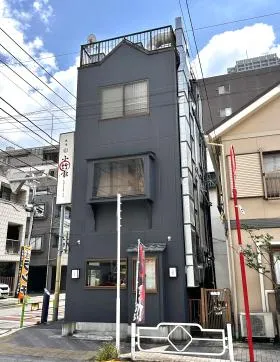 貸店舗ビルの外観