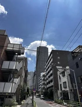 貸店舗ビルの外観