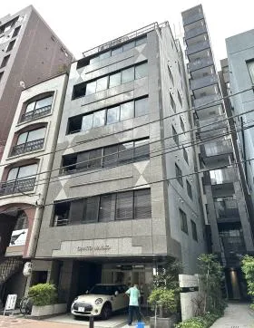 グラニート丸絖ビルの外観