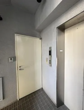 神山町Yビルの外観