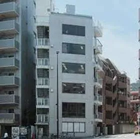 口ナ一YSビルの外観