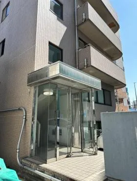 パ-クサイドビルの外観