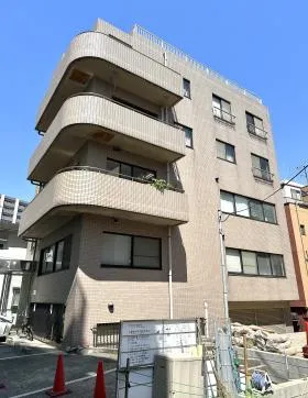 パ-クサイドビルの外観