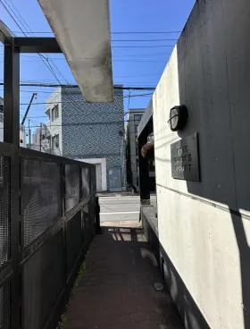 テムズコートビルの外観