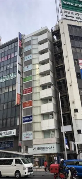 植村会館ビルの外観