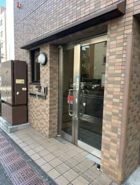 魚住書店ビルの外観