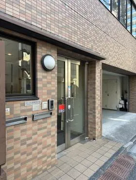 魚住書店ビルの外観