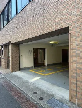魚住書店ビルの外観
