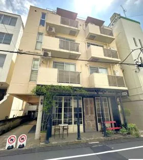 ヴィラ・シャリオビルの外観