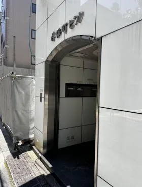 神保町ビルの外観