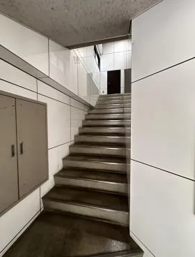 神保町ビルの外観