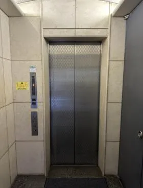 石垣ビルの外観