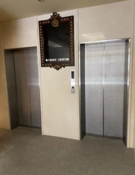 小島ビルの外観