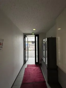 リューツウ本店ビルの外観