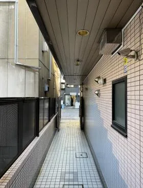 鈴武浅草橋駅前ビルの外観