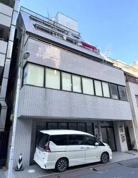 USビルの外観