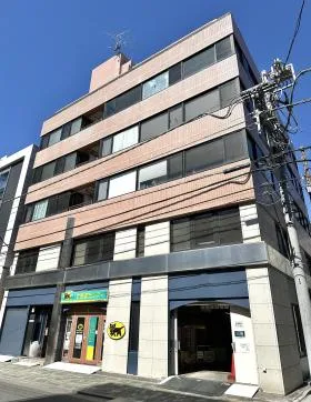 HMビルの外観