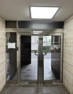 石山ビルの外観