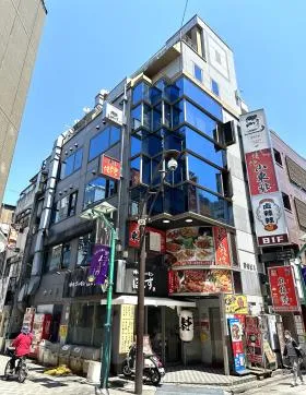 明徳ビルの外観