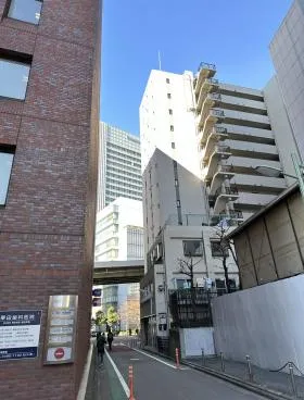 学研ビルの外観