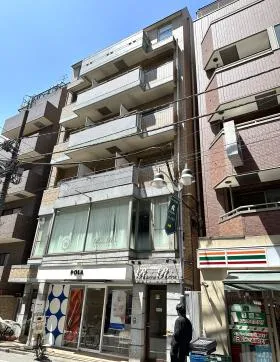 サンSTKビルの外観