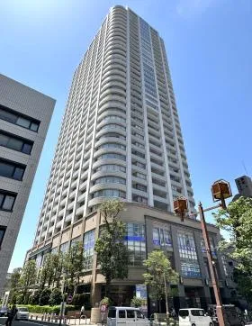 タワーグランディアビルの外観