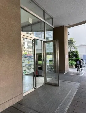 タワーグランディアビルの外観