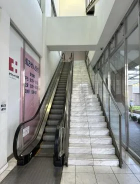 タワーグランディアビルの外観