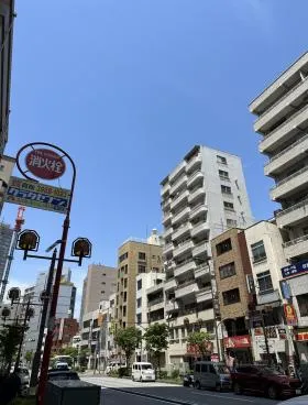 タワーグランディアビルの外観