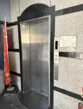 野村ビルの外観