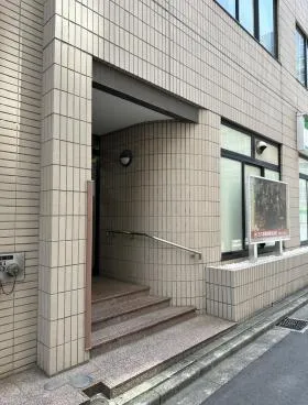 音羽こくねビルの外観