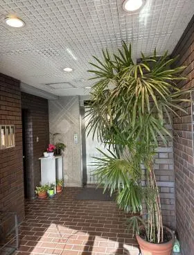 クルーズ八ツ山ビルの外観
