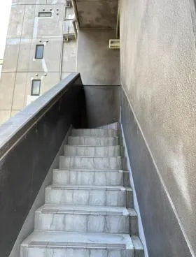 日比ビルの外観