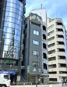 巴屋ビルの外観