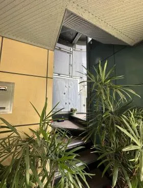 巴屋ビルの外観