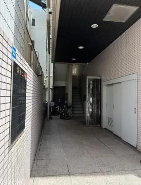 角地ビルの外観