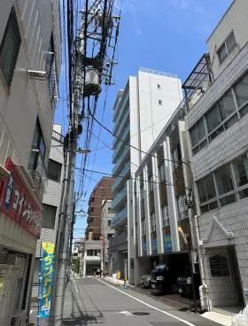 角地ビルの外観