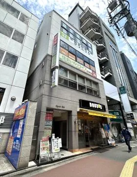 白峰ビルの外観