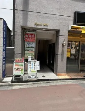 白峰ビルの外観