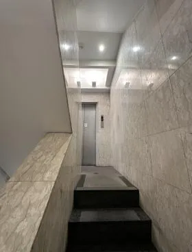 白峰ビルの外観